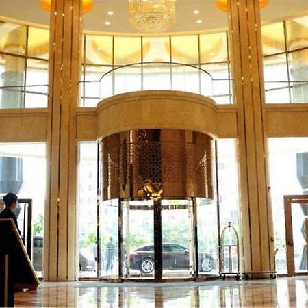 Manhatton Hotel Zhuhai Exteriör bild