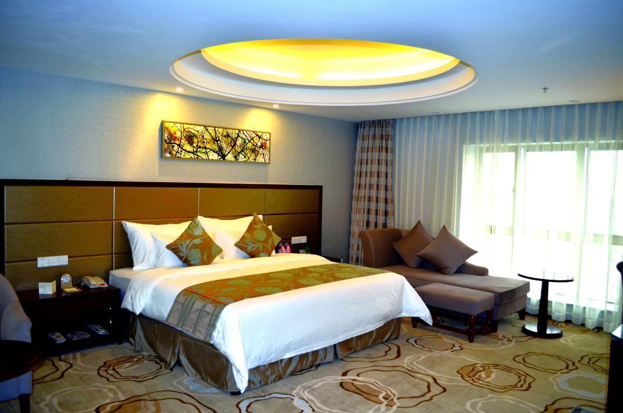 Manhatton Hotel Zhuhai Exteriör bild