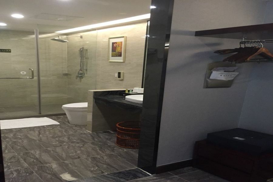 Manhatton Hotel Zhuhai Exteriör bild