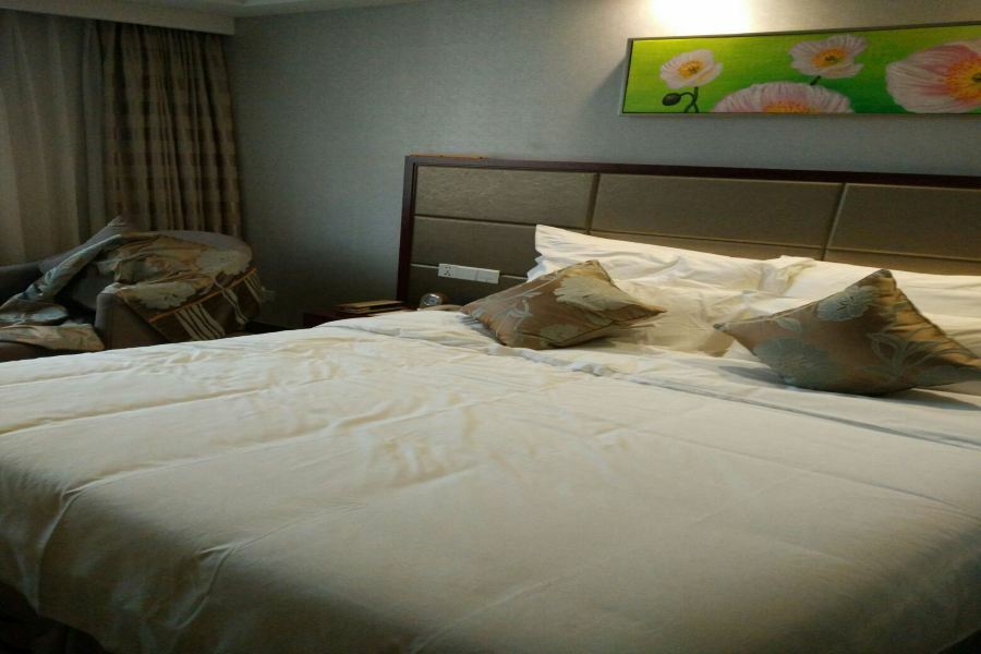 Manhatton Hotel Zhuhai Exteriör bild