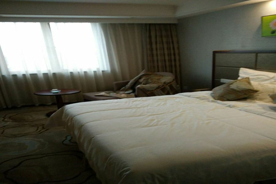 Manhatton Hotel Zhuhai Exteriör bild