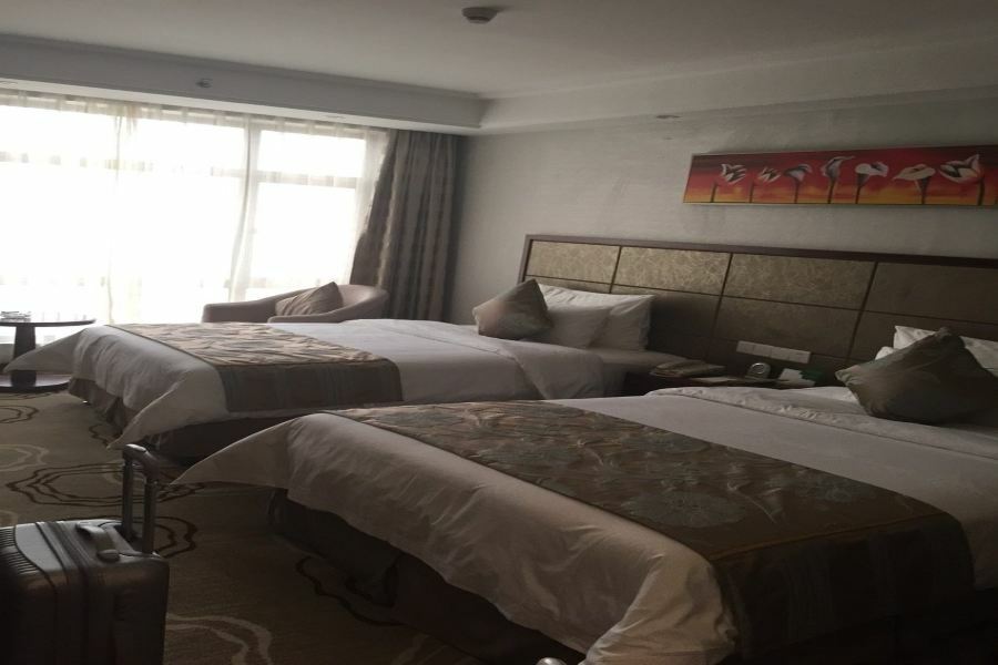 Manhatton Hotel Zhuhai Exteriör bild