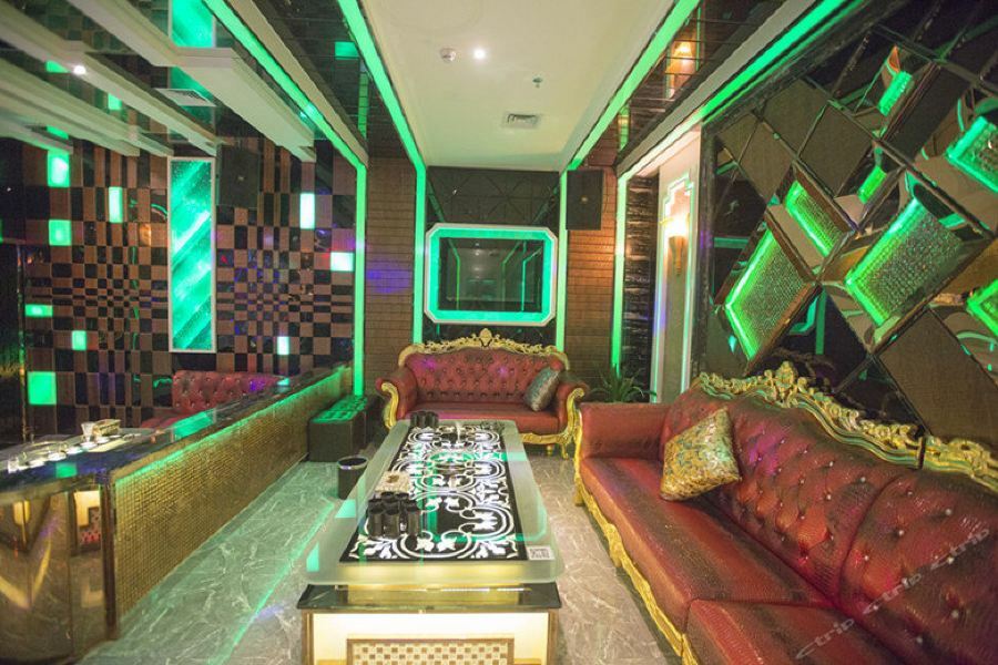Manhatton Hotel Zhuhai Exteriör bild