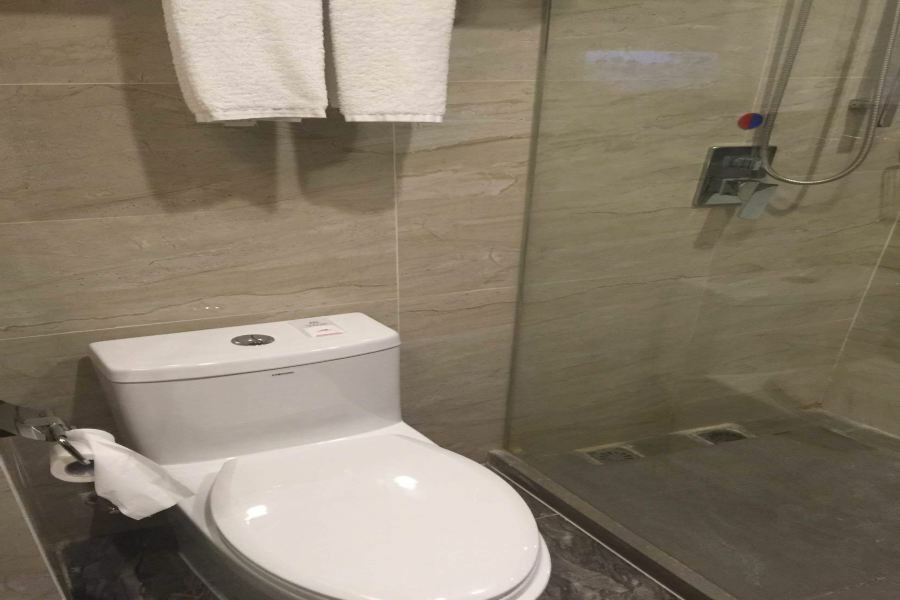Manhatton Hotel Zhuhai Exteriör bild